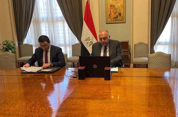 وزير الخارجية الرئيس المُعين للدورة الـ 27 لمؤتمر أطراف تغير المُناخ يتلقى اتصالاً مرئياً من المبعوث الرئاسي 93843