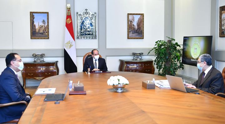 السيد الرئيس عبد الفتاح السيسي يتابع مستجدات الموقف التنفيذي للمشروعات الاستراتيجية لوزارة الكهرباء على 97209