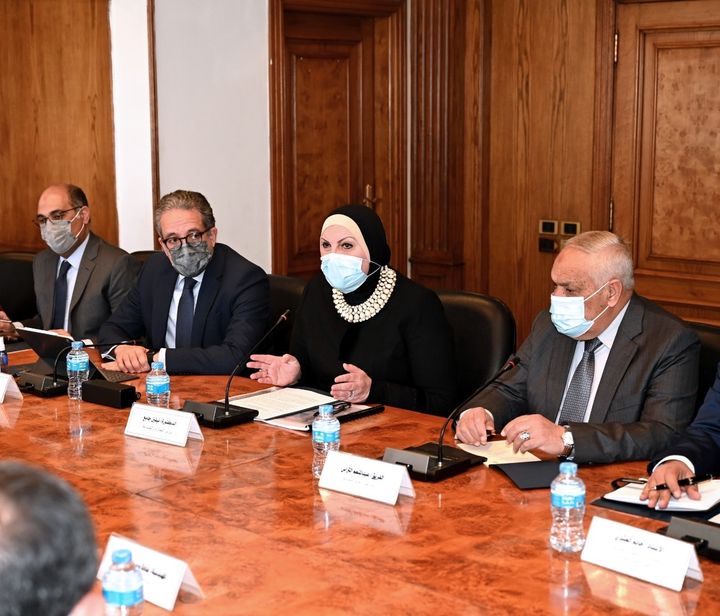 بحضور وزيرا التعليم العالي والسياحة ورئيس الهيئة العربية للتصنيع والمنطقة الاقتصادية لقناة السويس وممثلي 99618