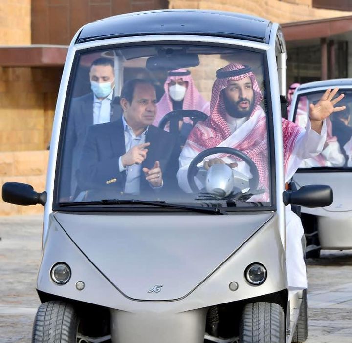 السيد الرئيس عبد الفتاح السيسي يقوم بجولة تفقدية في حي الطريف التراثي بالعاصمة الرياض بصحبة سمو الأمير محمد 13682