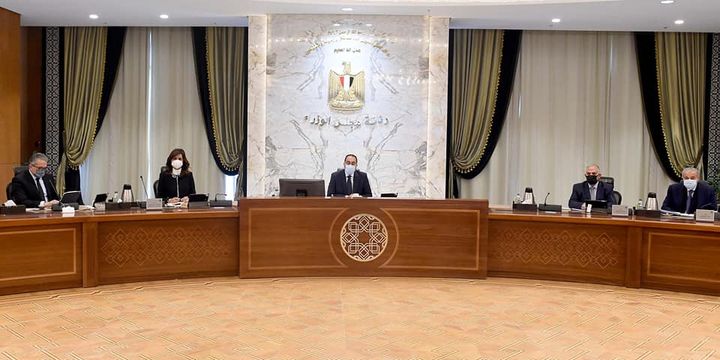 خلال ترؤسه اجتماع الحكومة بالعاصمة الإدارية اليوم: رئيس الوزراء يهنىء الرئيس والحكومة وجموع الشعب المصري 77894
