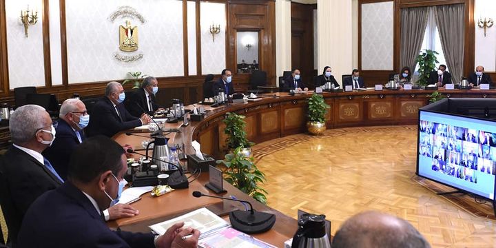 خلال ترؤسه اجتماع مجلس المحافظين اليوم: رئيس الوزراء: توجيهات من الرئيس بالتصدي لأي ممارسات تتعلق باحتكار 83153