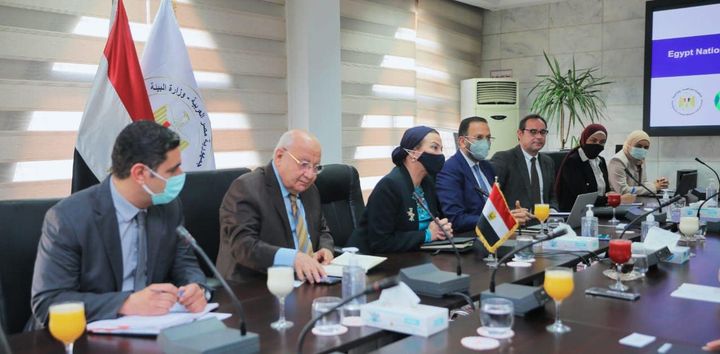 وزارة البيئة: وزيرة البيئة تناقش مع المدير التنفيذي لصندوق المناخ الأخضر تعزيز التعاون 87793