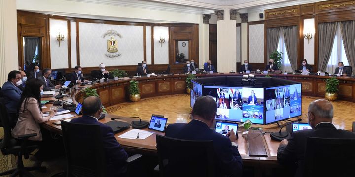 مجلس الوزراء يستعرض تقريراً حول نتائج أعمال اللجنة الوطنية لصرف التعويضات لمتضرري النوبة استعرض مجلس 19328