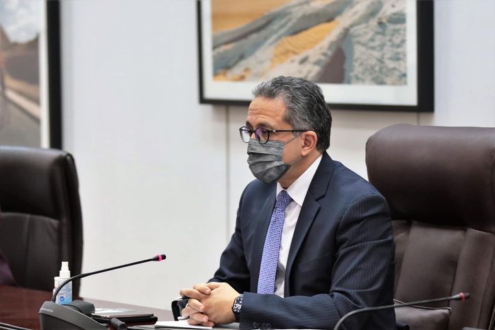 - وزراء السياحة والآثار والتنمية المحلية والبيئة يناقشون الاستعدادات لاستضافة مصر لمؤتمر الأطراف السابع 19951