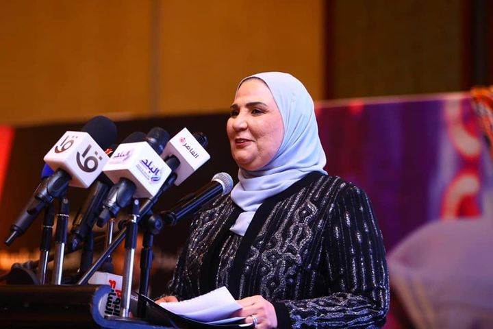 وزارة التضامن الاجتماعي: بالصور وزيرة التضامن الاجتماعي تطلق مرحلة جديدة من حملة أنت أقوى من 57936