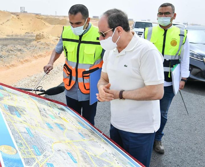 تفقد السيد الرئيس عبدالفتاح السيسي بعد ظهر اليوم الجمعة الأعمال الإنشائية لتطوير عدد من الطرق والمحاور 67496