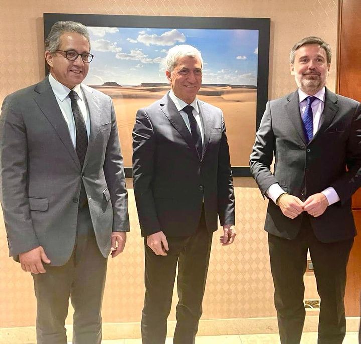 - وزير السياحة والآثار يبحث مع السفير الإيطالي بالقاهرة ورئيس اتحاد شركات السياحة الإيطالية دفع مزيد من 72815