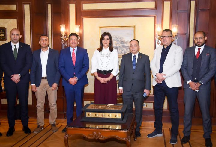 تنفيذًا لتوجيهات رئيس الجمهورية بتعزيز جهود الترويج للاستثمار العقاري للمصريين بالخارج 95491