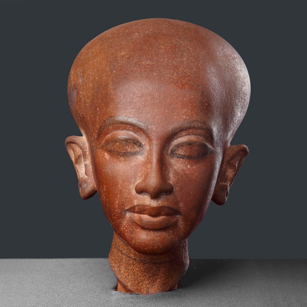 المتحف المصري رأس أميرة ابنة الملك إخناتون الدور الأرضي الفترة: الدولة الحديثة الأسرة الثامنة عشر مكان FQEHn wXsAkrTL