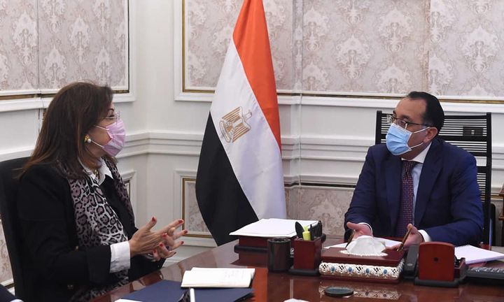 رئيس الوزراء يبحث مع وزيرة التخطيط تنفيذ تكليفات الرئيس بجذب الاستثمارات والشراكة مع القطاع الخاص 25140