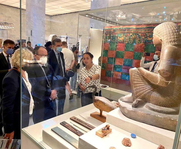 استقبل الدكتور أحمد غنيم الرئيس التنفيذي لهيئة المتحف القومى للحضارة المصرية بالفسطاط ، وفداً رفيع المستوى 27014