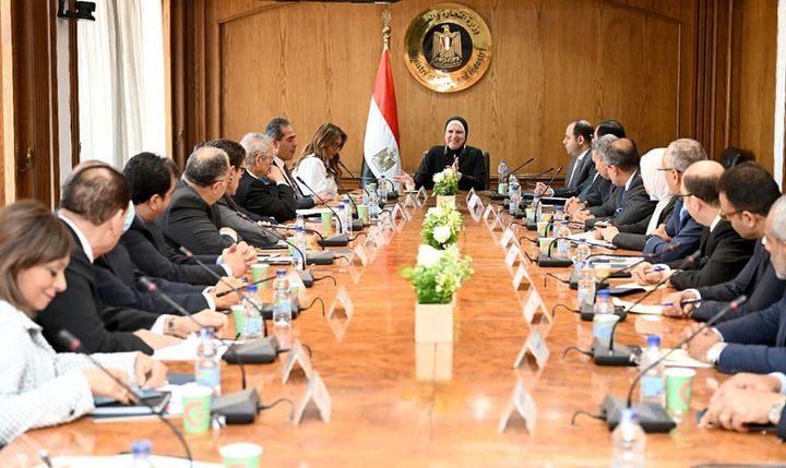 وزارة التجارة والصناعة: وزيرة التجارة والصناعة تستعرض مع رؤساء المجالس التصديرية مستهدفات 47969