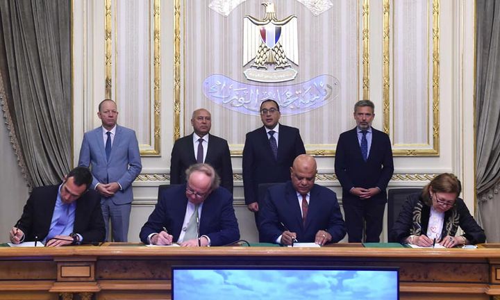 رئيس الوزراء يشهد توقيع اتفاق بين هيئة ميناء دمياط وتحالف شركات يوروجيت ألمانيا وكونتشيب إيطاليا وهاباج 70266