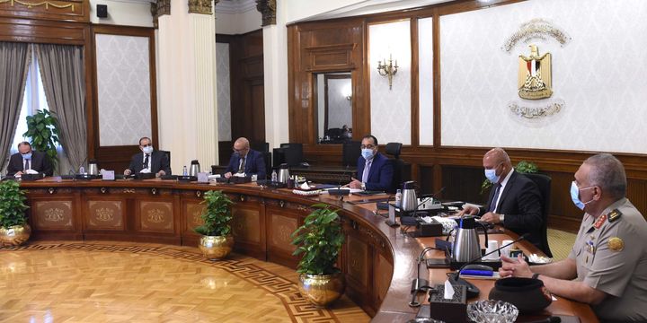 رئيس الوزراء يتابع موقف مشروعات الطرق الجاري تنفيذها والتنسيقات بين الجهات المنفذة عقد الدكتور مصطفى 72548