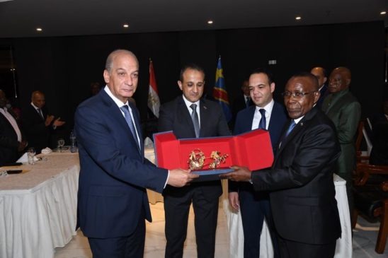 المتحدث العسكرى : الفريق أول / محمـد زكى القائد العام للقوات المسلحة وزير الدفاع والإنتاج الحربى يعود إلى أرض 73828