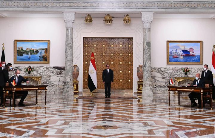 السيد الرئيس عبد الفتاح السيسي يشهد مراسم توقيع التعاقد مع شركة سيمنز العالمية، لإنشاء منظومة متكاملة 87118