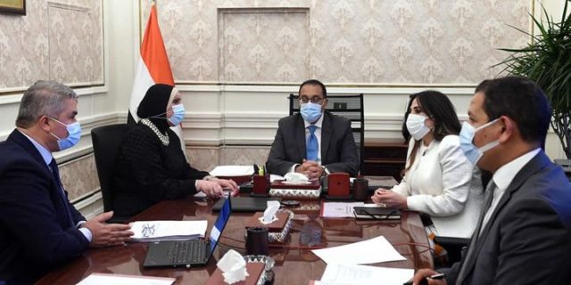 رئيس الوزراء يبحث فرص تعزيز التعاون المشترك بين مصر والإمارات والأردن في قطاع الصناعة اجتمع الدكتور 96862