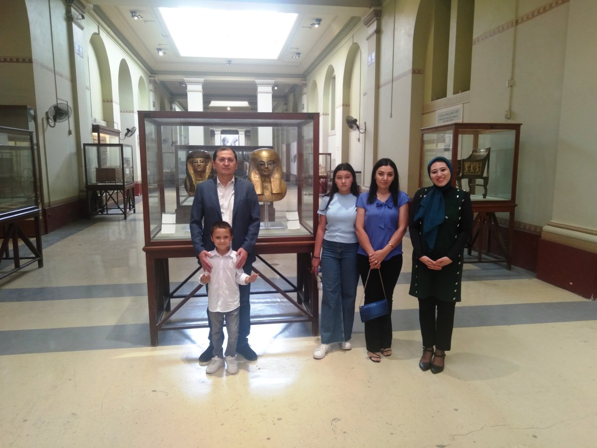 زيارات رسمية زيارة سفير دولة أوزبكستان بالقاهرة وأسرته المتحف المصري اليوم الجمعة 13 مايو 2022 The visit of the FSo3B1LXEAI eKO