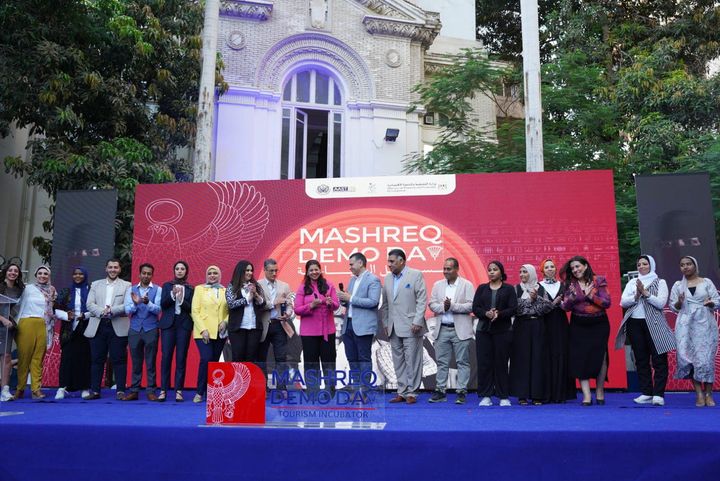 288195649_571126481043859_68485309950053