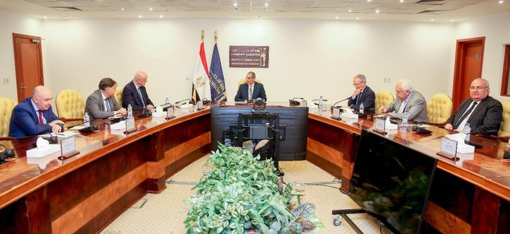 285578604_394656576037975_79304025339347