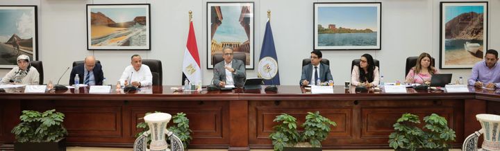 20 يونيو 2022 - وزير السياحة والآثار يتابع آخر مستجدات أعمال خدمات الزائرين بالمتحف المصري الكبير والموقف 66596