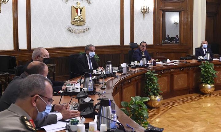 رئيس الوزراء يتابع آليات تسهيل عبور المواطنين والبضائع الأنفاق أسفل قناة السويس عقد الدكتور مصطفى مدبولي، 79128
