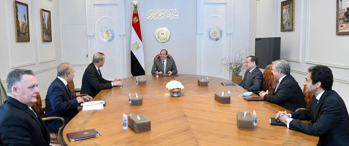 استقبل السيد الرئيس عبد الفتاح السيسي اليوم السيد مايكل ويرث، رئيس مجلس إدارة شركة شيفرون الأمريكية العالمية 85540