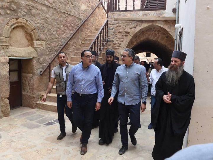 رئيس الوزراء يتفقد مشروع تطوير منطقة وادي الدير بسانت كاترين مدبولي لآباء الدير: المشروع له أهمية كبيرة 90859