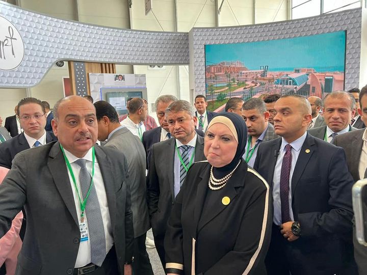 وزارة التجارة والصناعة: وزيرة التجارة والصناعة تتفقد جناح هيئة التنمية الصناعية في ختام 92860