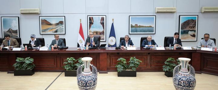 وزارة السياحة والآثار: بعد صدور قرار دولة رئيس مجلس الوزراء - وزير السياحة والآثار يترأس 98371