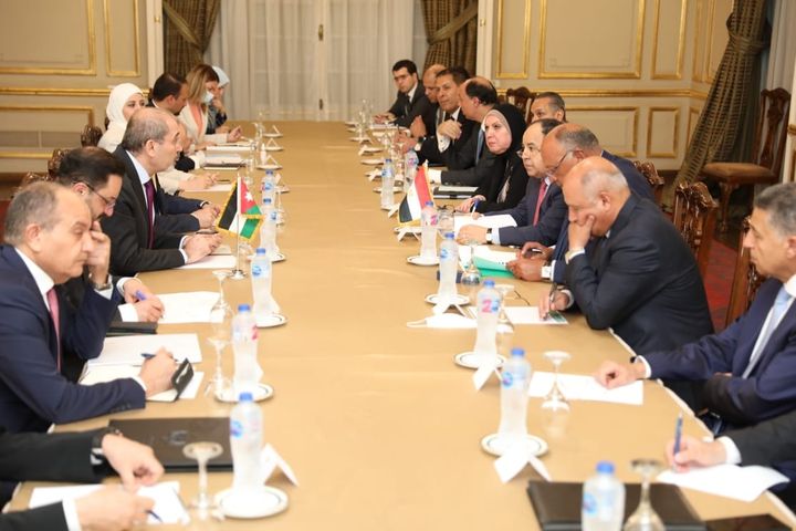 295580837_365123239130862_19901370687948