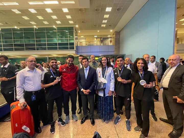 وزارة الشباب والرياضة: وزير الرياضة يستقبل الفوج الأول من البعثة المصرية بمطار القاهرة بعد 33344