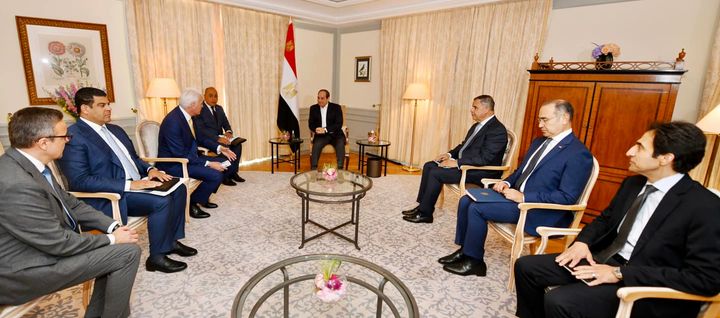 استقبل السيد الرئيس عبد الفتاح السيسي اليوم في برلين السيد بيتر لورسن مالك ورئيس مجلس إدارة شركة لورسن 44099
