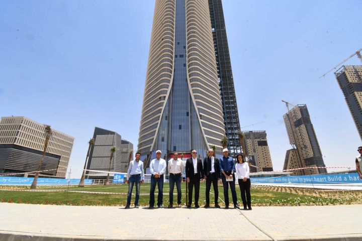 وزير الإسكان يتفقد منطقة الأعمال المركزية بالعاصمة الإدارية الجديدة الجزار يشاهد أهم معالم المدينة من 44121