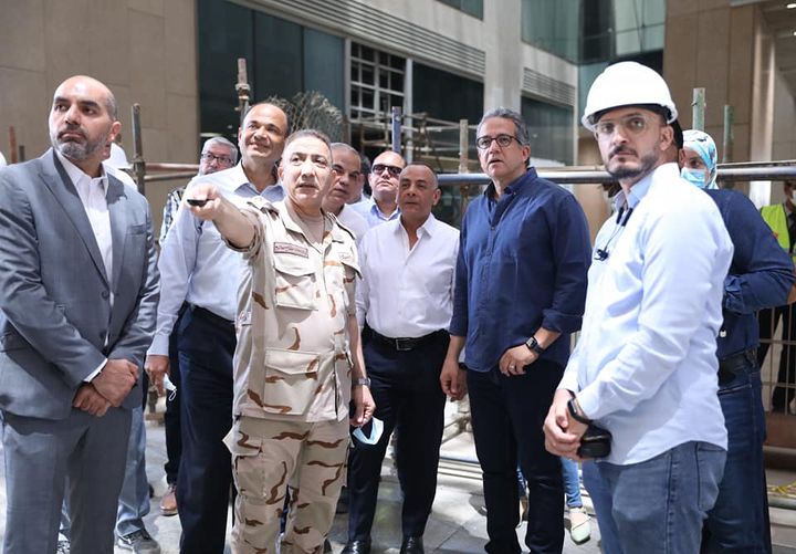 وزارة السياحة والآثار: 16 يوليو 2022 - وزير السياحة والآثار يتفقد قاعات العرض الرئيسية ومتحف 47155