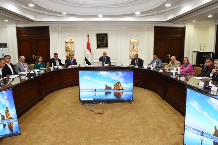 وزير الإسكان يتابع الموقف التنفيذي لمشروع تطوير موقع التجلى الأعظم فوق أرض السلام بمدينة سانت كاترين 68116
