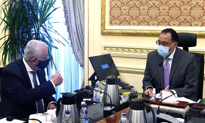 رئيس الوزراء يتابع مع وزير التربية والتعليم مستجدات تطوير المناهج الدراسية والخريطة الزمنية للعام الدراسي 91346