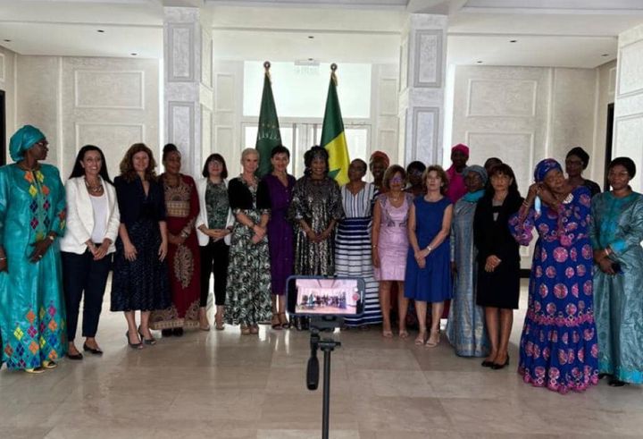 السفيرة المصرية في داكار تشارك في اجتماع اليوم العالمي للمرأة الدبلوماسية في السنغال - شاركت السفيرة 34030