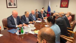 وزير الخارجية يلتقي وزير الخارجية الروسي على هامش أعمال الجمعية العامة بنيويورك 
التقى وزير الخارجية