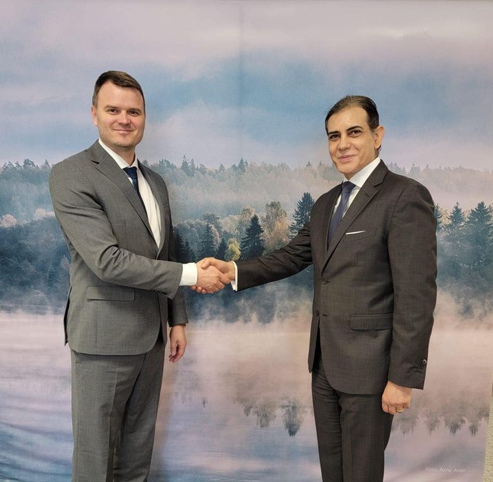 لقاء السفير المصري لدى فنلندا وغير المقيم لدى إستونيا مع وزير البيئة الإستونى التقى السفير هيثم 21525
