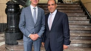 سفير مصر في بروكسل يبحث ملفات التعاون في مجال إنشاء المدن الذكية والتكنولوجيا الرقمية مع كبري الشركات