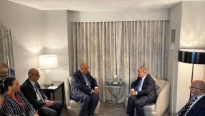 وزير الخارجية يلتقي رئيس الوزراء الفلسطيني في نيويورك 
***** 
التقى السيد سامح شكري وزير الخارجية، الخميس ٢٢
