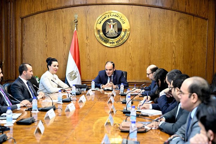 وزارة التجارة والصناعة: خلال لقاء وزير التجارة والصناعة بوفد تنسيقية شباب الأحزاب والسياسيين 37949