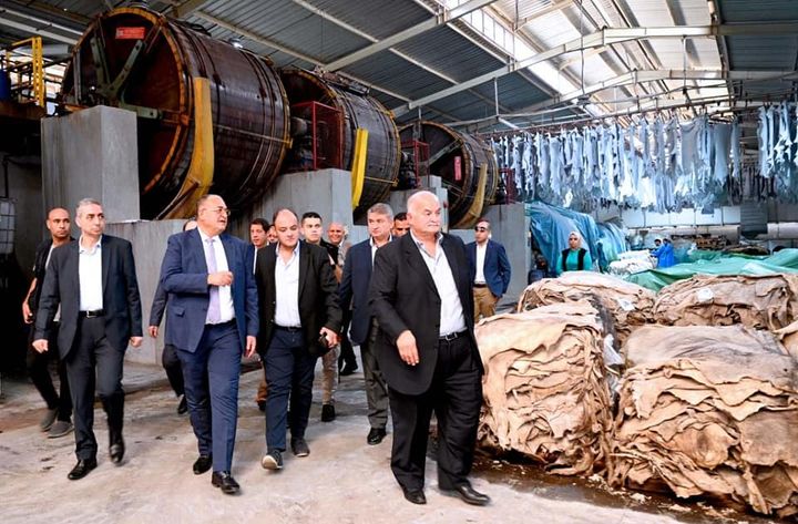 وزارة التجارة والصناعة: خلال زيارته لمدينة الجلود بالروبيكي وزير التجارة والصناعة يتفقد 44967