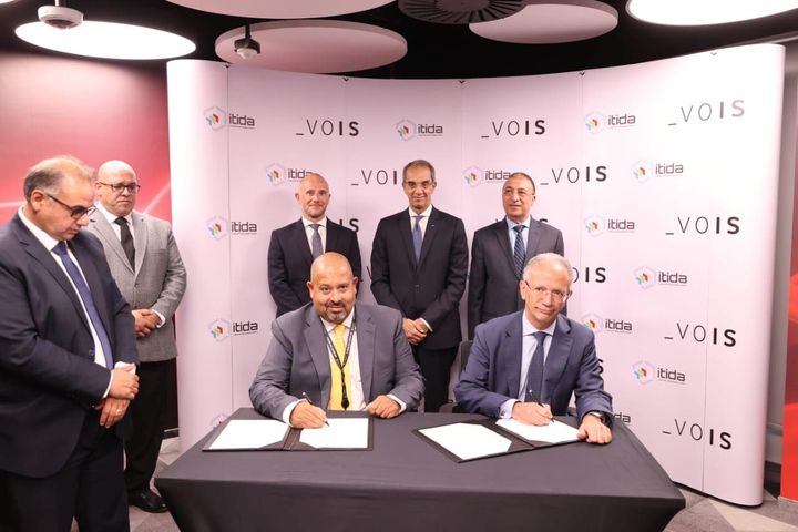 ICT Minister Opens VOIS Office in Alexandria, Witnesses Signing of MoU between ITIDA, VOIS The Minister of Communications and Information Technology Amr Talaat and Governor of Alexandria Mohamed 57953