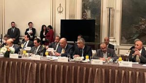 بيان صادر عن وزارة الخارجية: 
شكري يستعرض الموقف المصري من القضايا الإقليمية والدولية خلال اجتماع وزراء