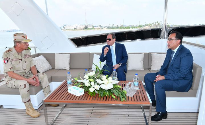 السيد الرئيس عبد الفتاح السيسي يشهد تدشين الوحدات البحرية الجديدة بهيئة قناة السويس 88200
