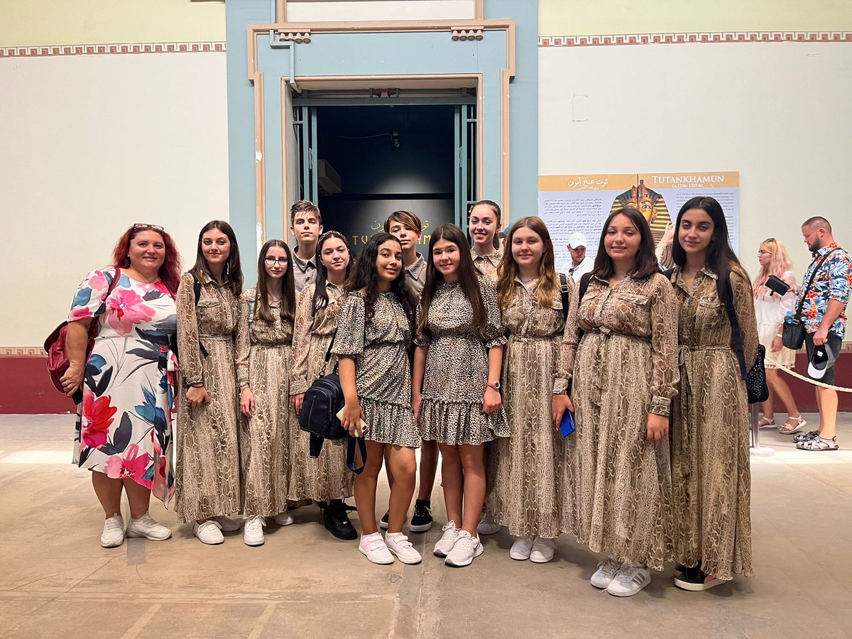 المتحف المصري زيارة كورال الأطفال السعداء الرومانية اليوم الأربعاء 21 سبتمبر ضيوف مهرجان سماع الدولى FdM0DMzX0AEC9mA