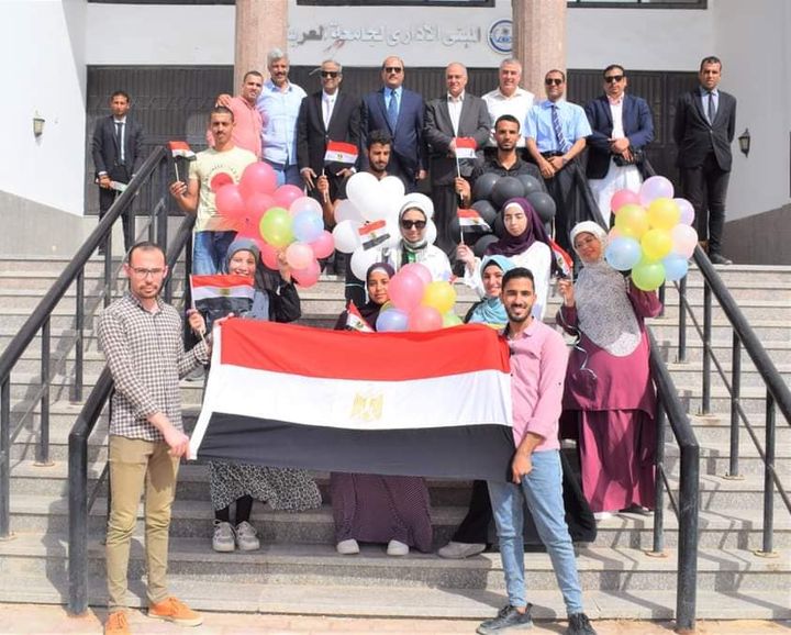 في ذكرى انتصارات أكتوبر المجيدة: وزير التعليم العالي يستعرض تقريرًا حول المشروعات القومية للتعليم العالي في 19588